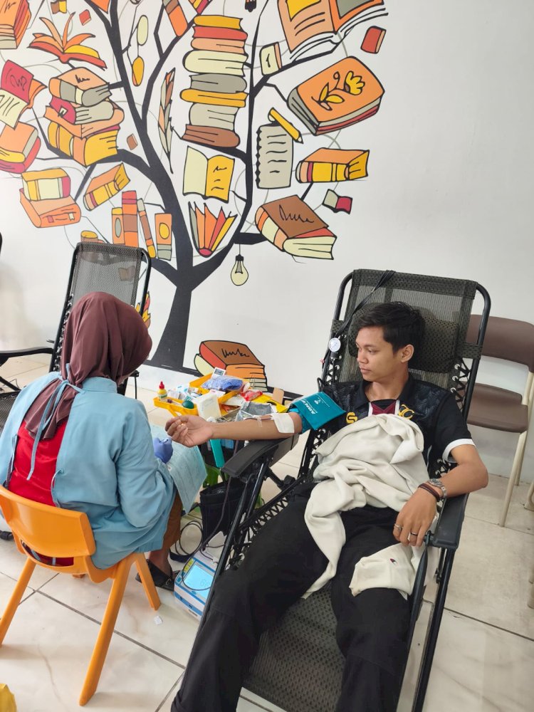 Peduli Kebutuhan Darah, FEB Unej bersama Palang Merah Indonesia (PMI), PT Astra Honda Motor (AHM), dan PT Mitra Pinasthika Mulia (MPM Honda Jatim) Selenggarakan Donor Darah di Kampus